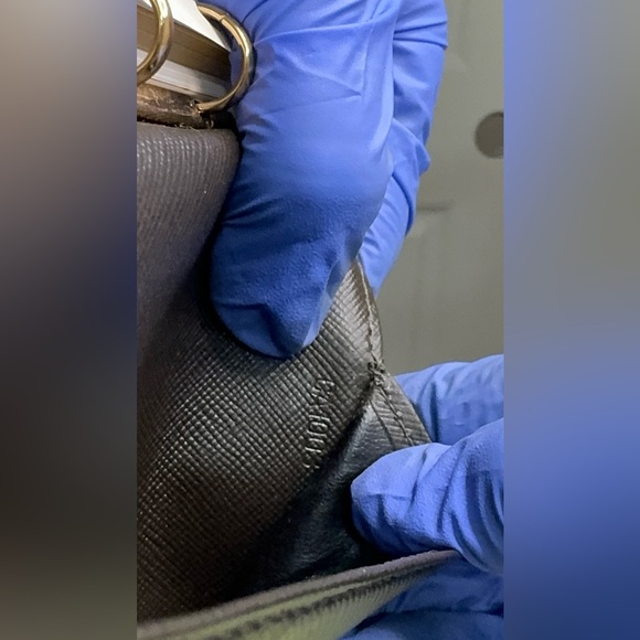 Louis Vuitton Mini Lin Agenda Cherry Papers and Address Book - Picture 3 of 13